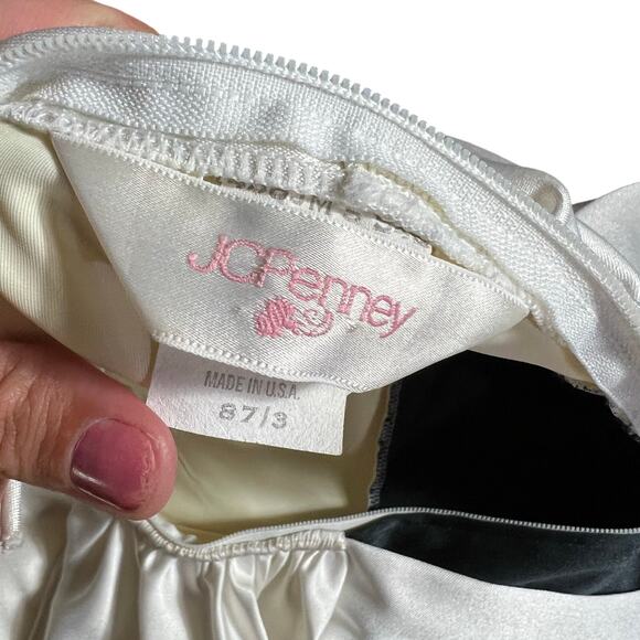Vintage JCPenney White Satin Peplum Top Rhinestone Bow Size 9 10 - Picture 6 of 16